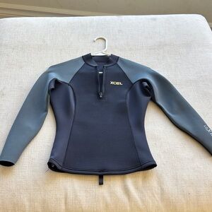 XCEL Women's Black and Gray Wet Suit Top
